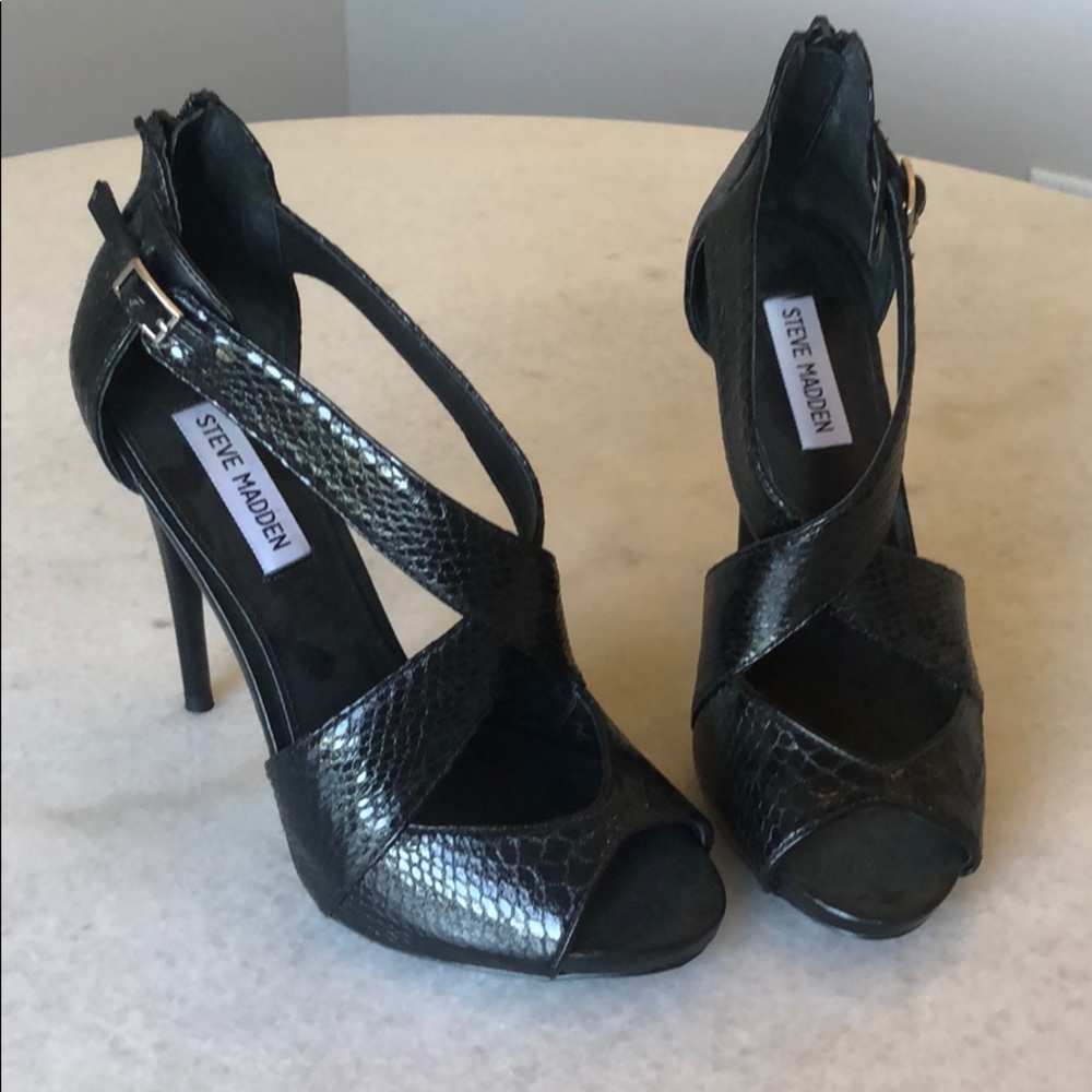 Black Snake Skin Steve Madden Heels